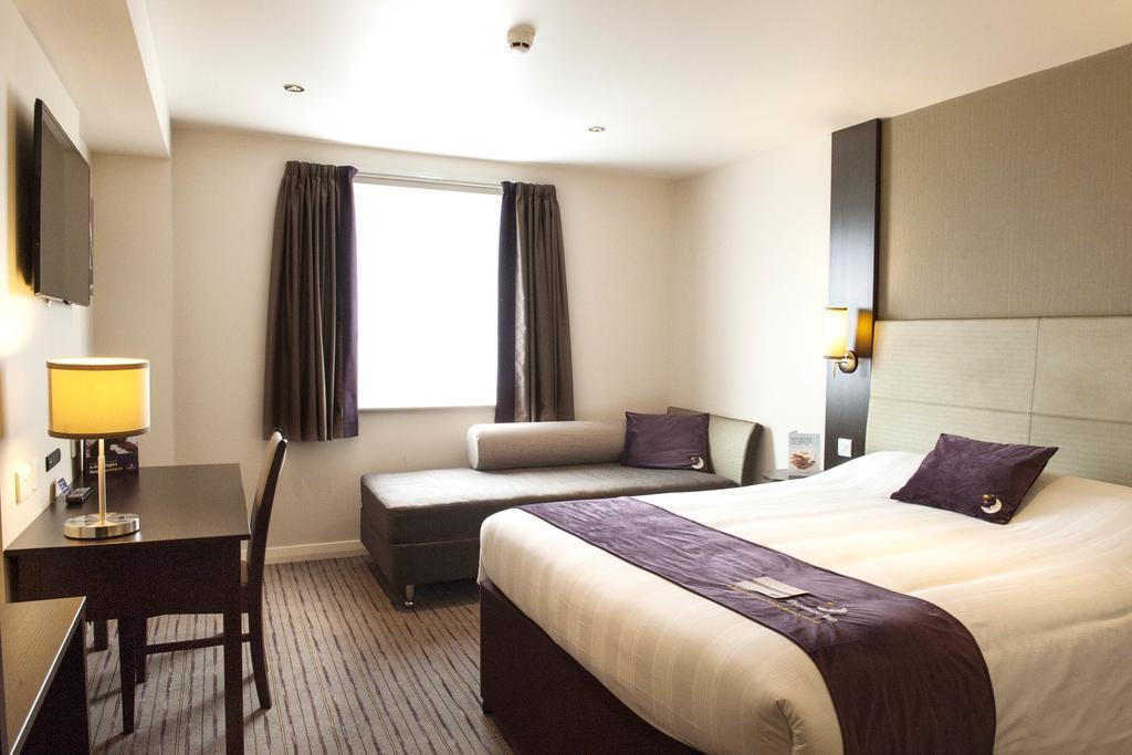 Premier Inn Aberdeen Airport - Dyce Phòng bức ảnh