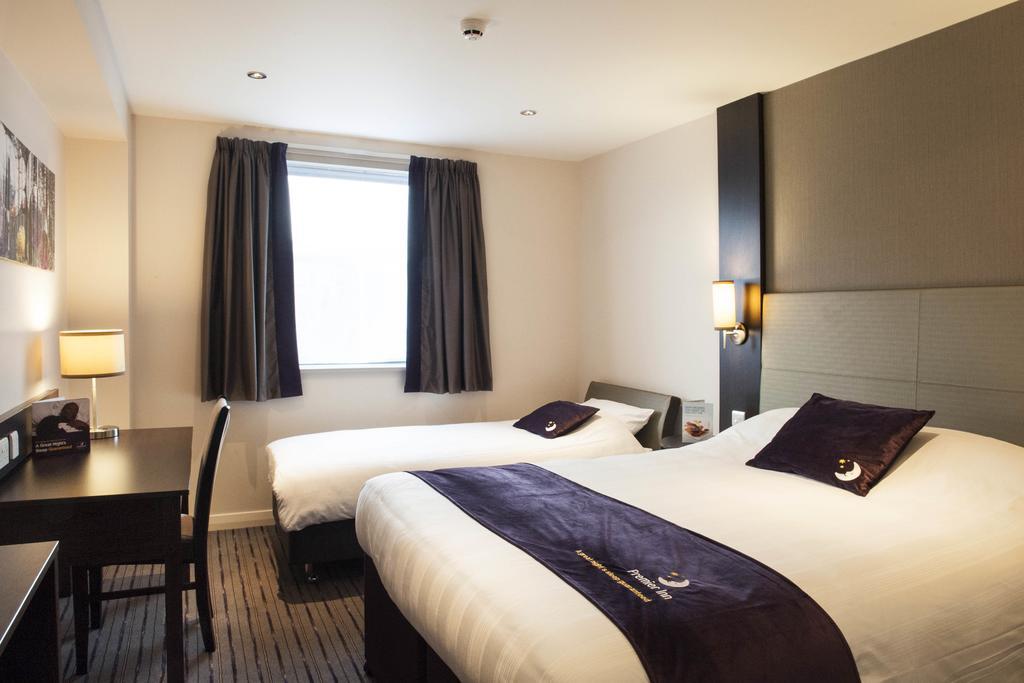 Premier Inn Aberdeen Airport - Dyce Phòng bức ảnh